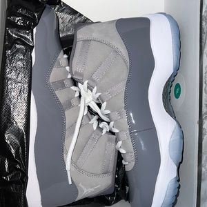 Cool grey Jordan 11’s